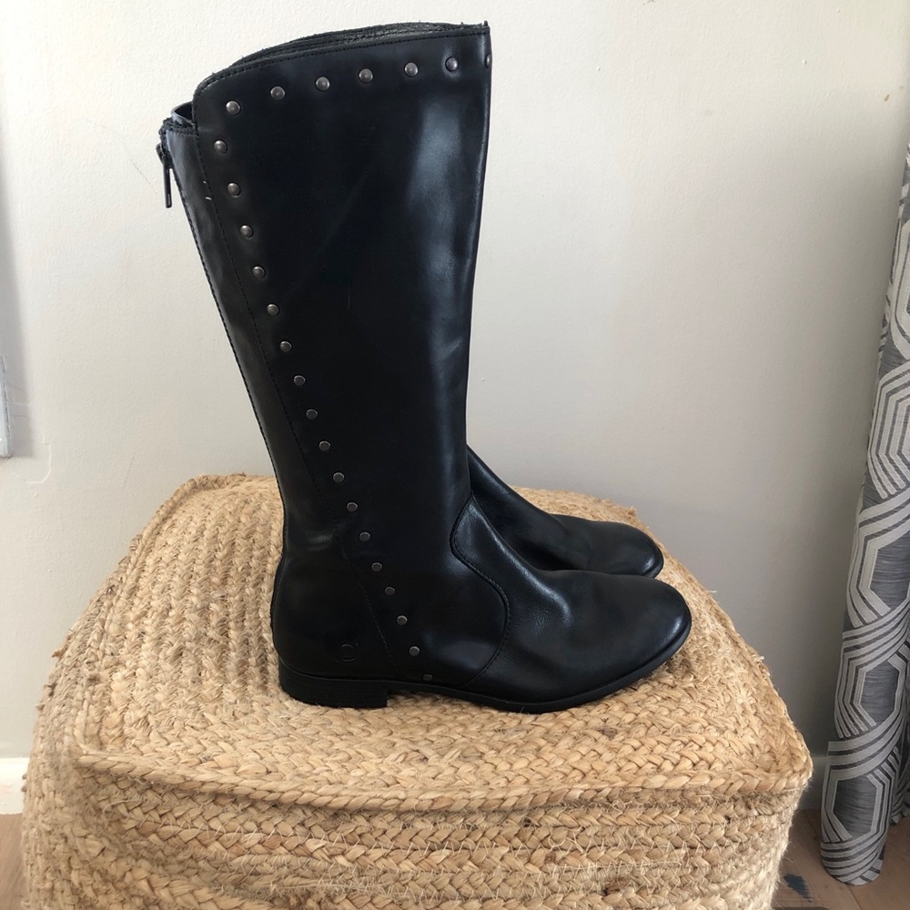 Knee high black leather BORN boots